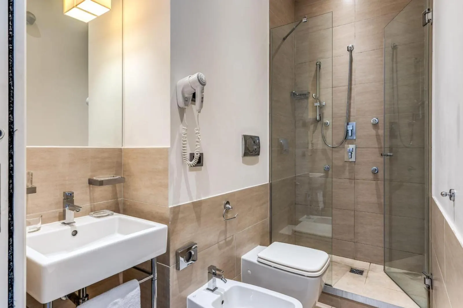 Saint Peter Apartment - Station Roma
