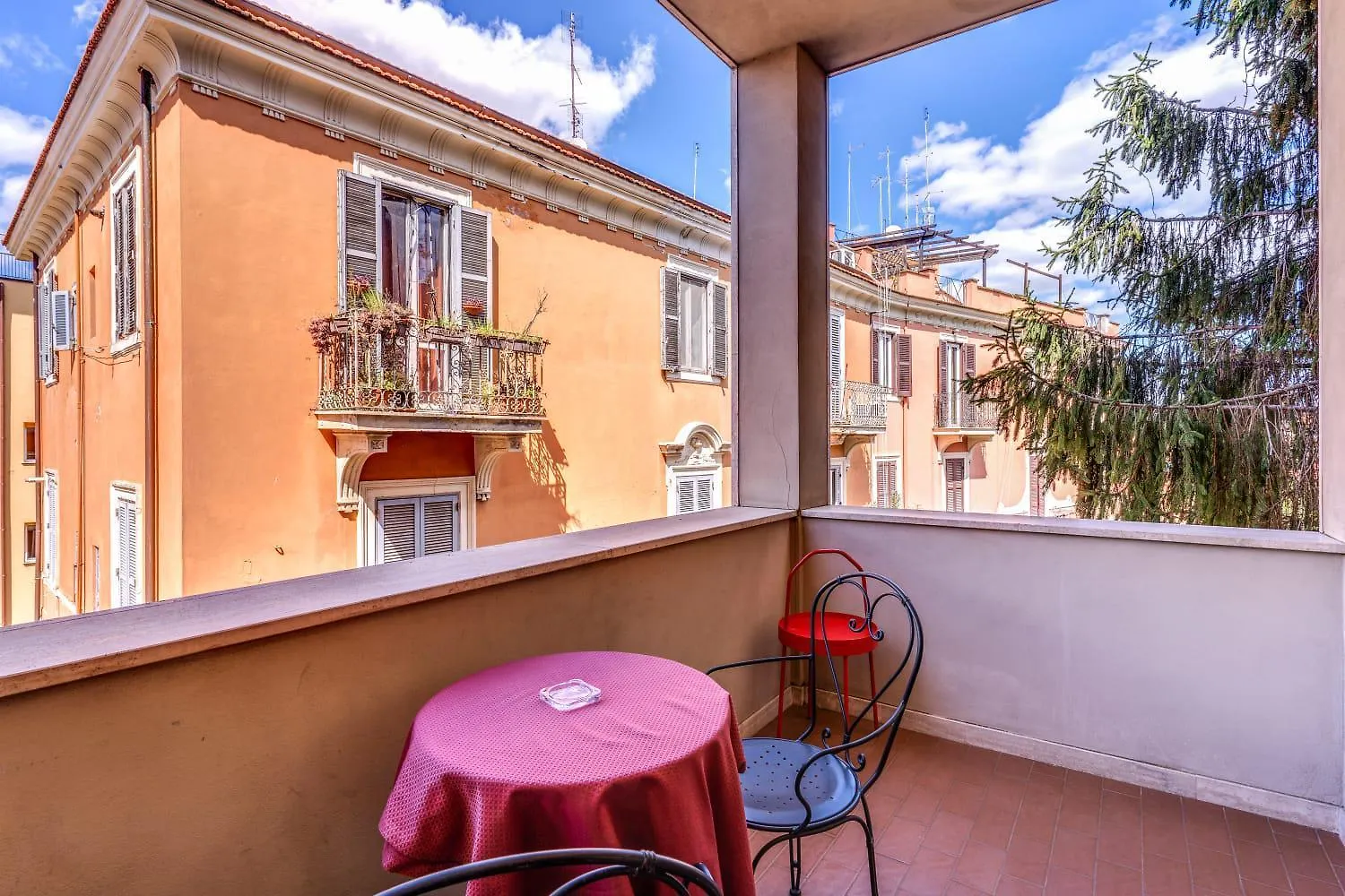 Saint Peter Apartment - Station Rome Italy