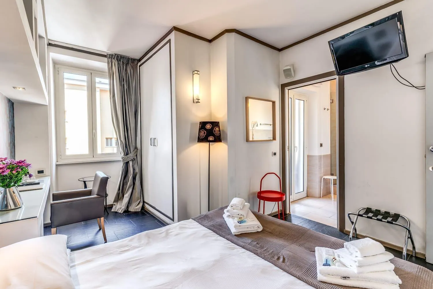 Saint Peter Apartment - Station Rome