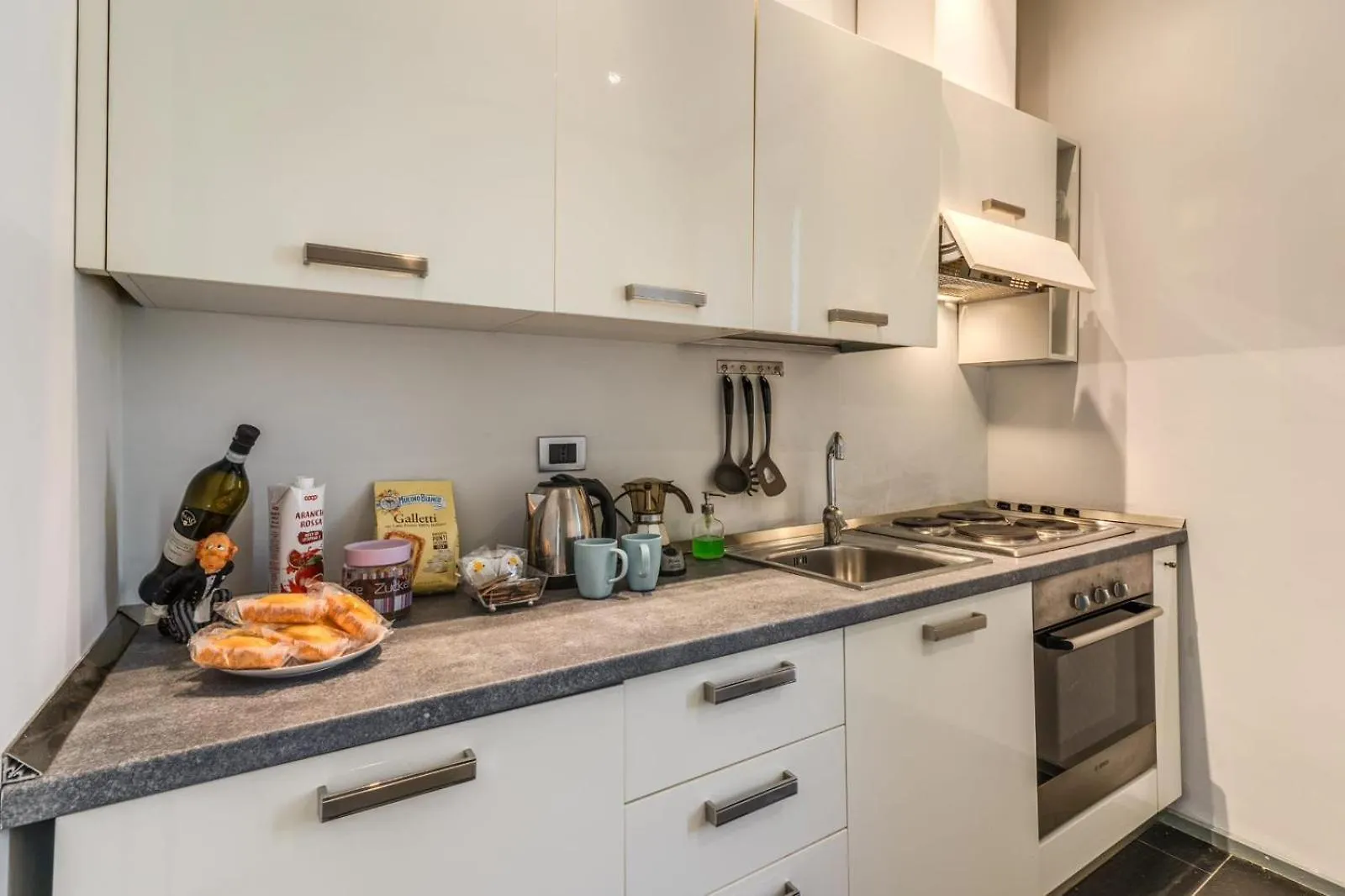 Saint Peter Apartment - Station Rome 0*,  Italy