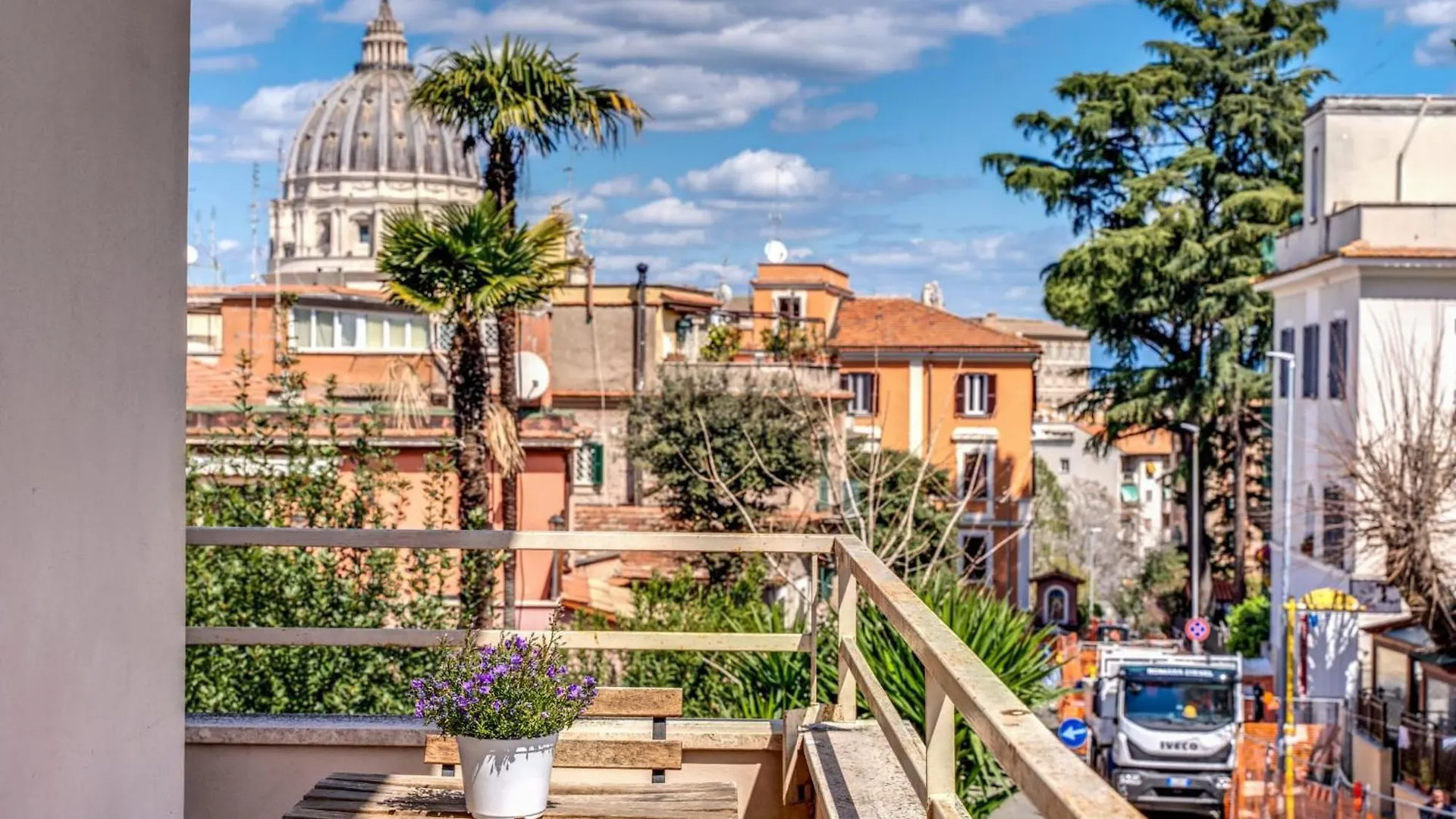 Saint Peter Apartment - Station Rome 0*,  Italy